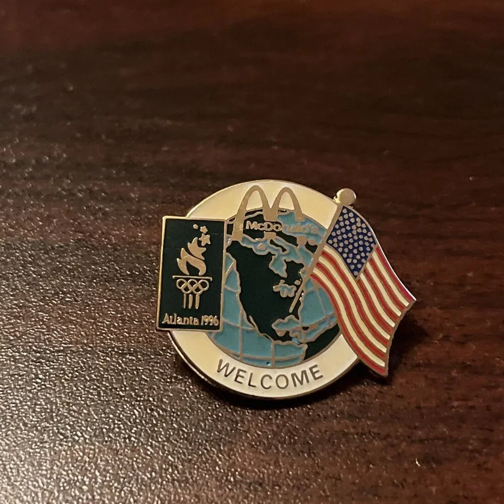 McDonald’s 1996 Atlanta Olympics USA America Flag Welcome Employee Lapel Hat Pin